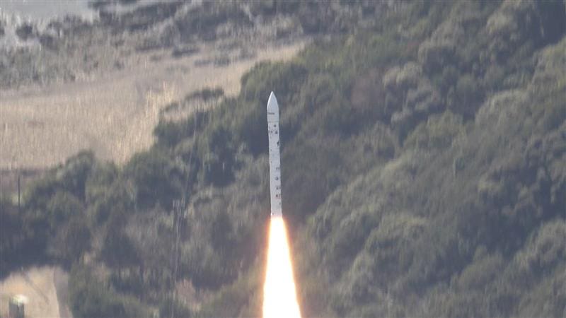 Japanese SPACE ONE KAIROS rotated violently after ignition and could not maintain normal flight attitude. Launch mission was terminated and launch failed
