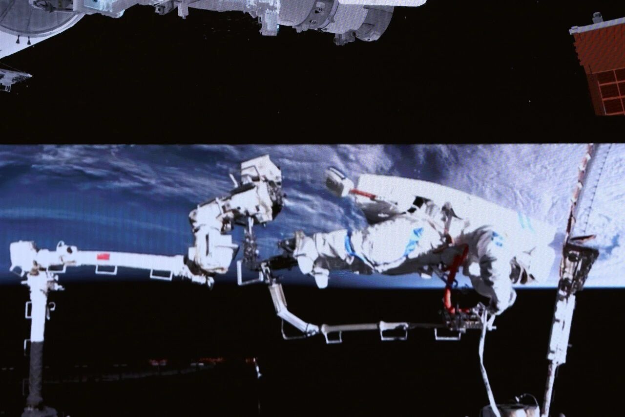 Shenzhou-21 Crew Completes Second Successful EVA at Tiangong Space Station