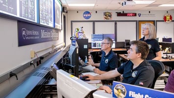 NASA's New Horizons Wakes from Longest Hibernation, Set to Downlink Kuiper Belt Data